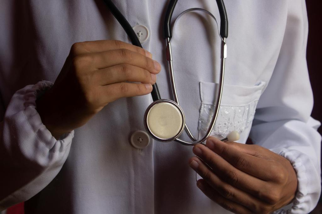 La responsabilità penale del medico: l’insufficiente “cura” per la medicina difensiva, tra colpa lieve, imperizia ed errori esecutivi
